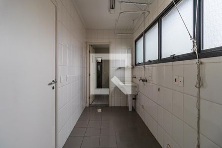 Apartamento à venda com 350m², 4 quartos e 2 vagas Apartamento à venda com 350m², 4 quartos e 2 vagasÁrea de Serviço