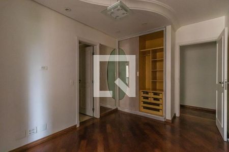 Apartamento à venda com 350m², 4 quartos e 2 vagas Apartamento à venda com 350m², 4 quartos e 2 vagasSuíte 1