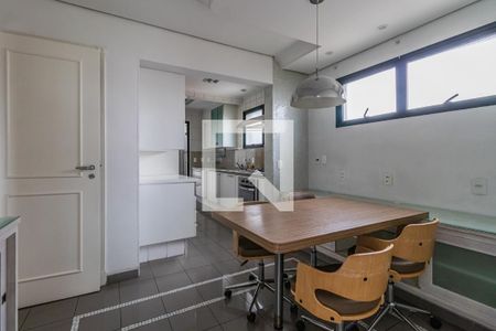 Apartamento à venda com 350m², 4 quartos e 2 vagas Apartamento à venda com 350m², 4 quartos e 2 vagasCozinha
