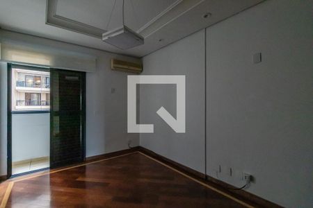 Apartamento à venda com 350m², 4 quartos e 2 vagas Apartamento à venda com 350m², 4 quartos e 2 vagasSala Íntima