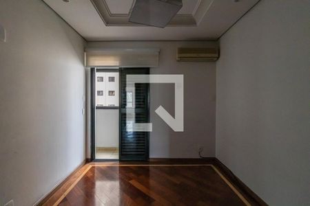 Apartamento à venda com 350m², 4 quartos e 2 vagas Apartamento à venda com 350m², 4 quartos e 2 vagasSala Íntima