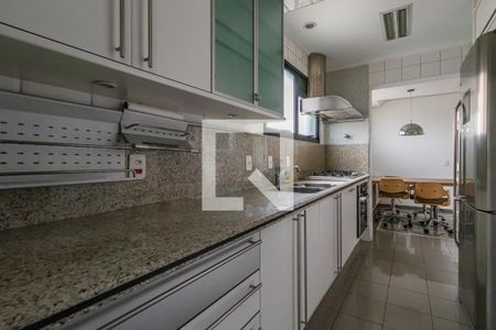 Apartamento à venda com 350m², 4 quartos e 2 vagas Apartamento à venda com 350m², 4 quartos e 2 vagasCozinha