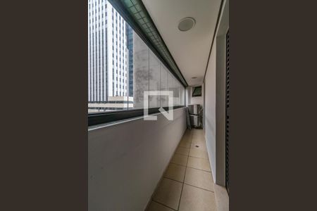 Apartamento à venda com 350m², 4 quartos e 2 vagas Apartamento à venda com 350m², 4 quartos e 2 vagasVaranda da Sala Íntima, Suíte 1 e Suíte 2