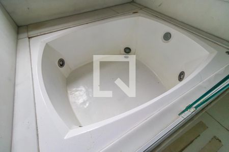 Apartamento à venda com 350m², 4 quartos e 2 vagas Apartamento à venda com 350m², 4 quartos e 2 vagasBanheiro da Suíte 3