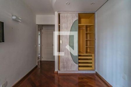 Apartamento à venda com 350m², 4 quartos e 2 vagas Apartamento à venda com 350m², 4 quartos e 2 vagasSuíte 2
