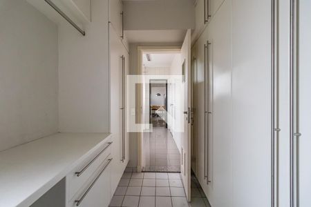 Apartamento à venda com 350m², 4 quartos e 2 vagas Apartamento à venda com 350m², 4 quartos e 2 vagasÁrea de Serviço