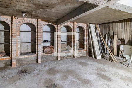 Casa à venda com 250m², 4 quartos e 3 vagasAdega