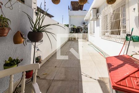 Casa à venda com 250m², 4 quartos e 3 vagasGaragem