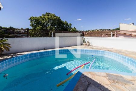 Casa à venda com 250m², 4 quartos e 3 vagasPiscina