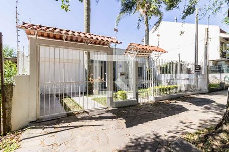 Casa à venda com 250m², 4 quartos e 3 vagasFachada
