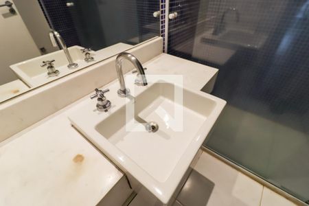 Apartamento para alugar com 74m², 2 quartos e 2 vagas Apartamento para alugar com 74m², 2 quartos e 2 vagasBanheiro da Suíte