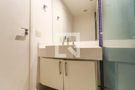 Apartamento para alugar com 74m², 2 quartos e 2 vagas Apartamento para alugar com 74m², 2 quartos e 2 vagasBanheiro da Suíte