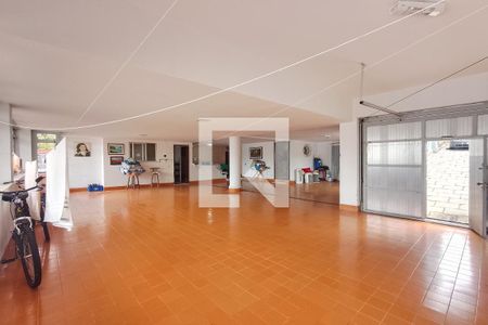 Casa à venda com 390m², 3 quartos e 10 vagasSalão e Garagem