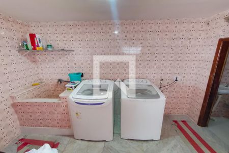 Casa à venda com 390m², 3 quartos e 10 vagasLavanderia