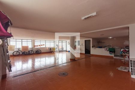 Casa à venda com 390m², 3 quartos e 10 vagasSalão e Garagem
