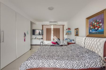 Casa à venda com 390m², 3 quartos e 10 vagasQuarto 3 - Suíte