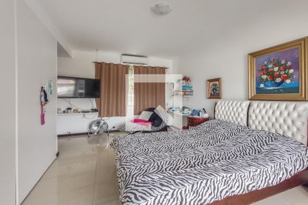 Casa à venda com 390m², 3 quartos e 10 vagasQuarto 3 - Suíte