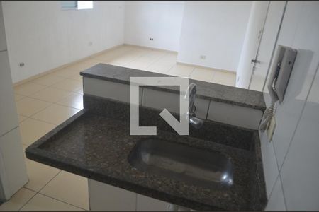 Cozinha de apartamento para alugar com 1 quarto, 38m² em Centro, São Vicente