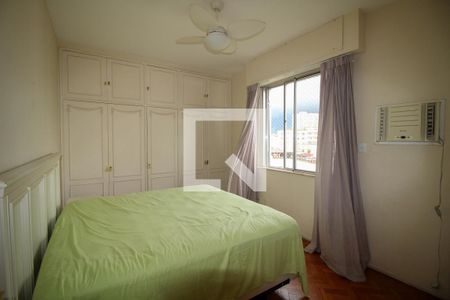 Apartamento à venda com 160m², 3 quartos e 1 vaga Apartamento à venda com 160m², 3 quartos e 1 vagaQuarto 1