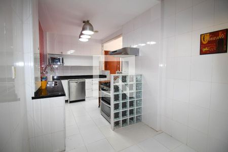 Apartamento à venda com 160m², 3 quartos e 1 vaga Apartamento à venda com 160m², 3 quartos e 1 vagaCozinha