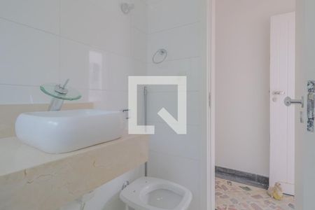 Casa à venda com 180m², 2 quartos e 2 vagasBanheiro Suíte