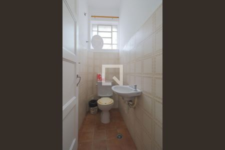 Casa à venda com 180m², 2 quartos e 2 vagasLavabo