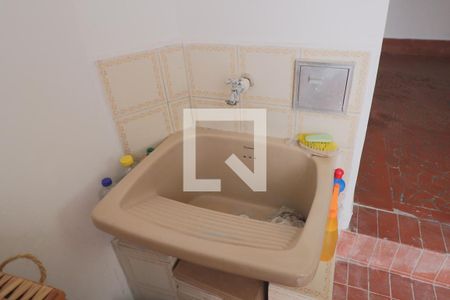 Casa à venda com 180m², 2 quartos e 2 vagasÁrea de Serviço 