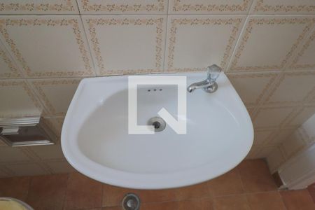 Casa à venda com 180m², 2 quartos e 2 vagasLavabo