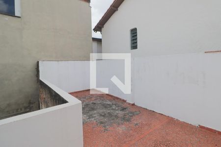 Casa à venda com 180m², 2 quartos e 2 vagasQuintal
