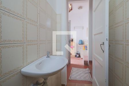 Casa à venda com 180m², 2 quartos e 2 vagasLavabo