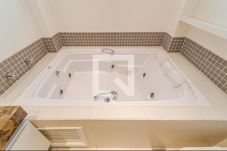 Apartamento à venda com 189m², 3 quartos e 2 vagasBanheiro da Suíte 1