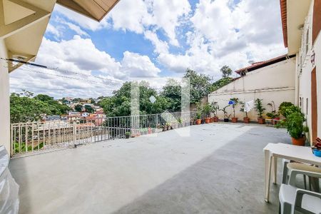 Casa à venda com 275m², 3 quartos e 5 vagasVaranda 