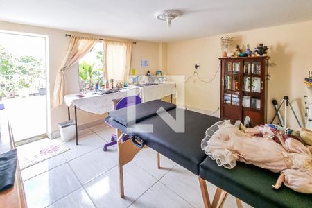 Casa à venda com 275m², 3 quartos e 5 vagasQuarto de Serviço