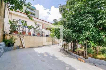 Casa à venda com 275m², 3 quartos e 5 vagasQuintal
