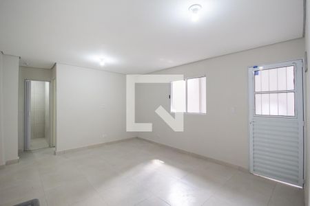 Sala e cozinha de apartamento para alugar com 2 quartos, 45m² em Padroeira, Osasco