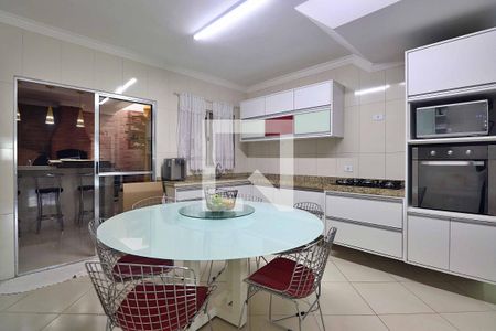 Casa para alugar com 200m², 3 quartos e 2 vagasCozinha