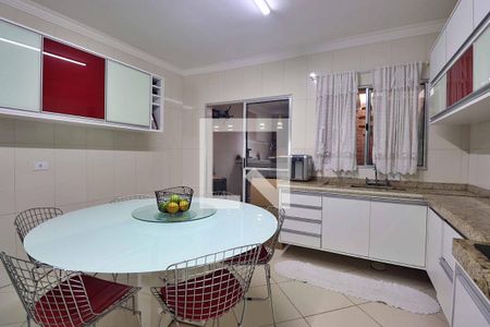 Casa para alugar com 200m², 3 quartos e 2 vagasCozinha