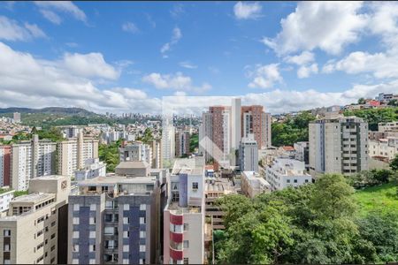 Apartamento para alugar com 69m², 2 quartos e 2 vagasVista