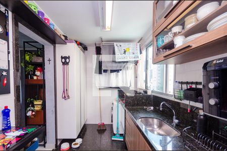 Apartamento para alugar com 69m², 2 quartos e 2 vagasCozinha