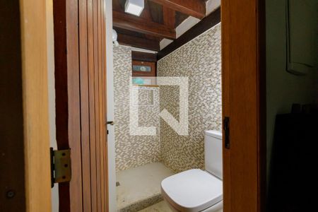 Casa à venda com 600m², 4 quartos e 4 vagas Casa à venda com 600m², 4 quartos e 4 vagasBanheiro 2 Chalé