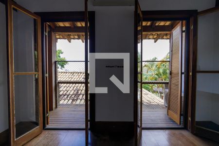 Casa à venda com 600m², 4 quartos e 4 vagas Casa à venda com 600m², 4 quartos e 4 vagasQuarto 2