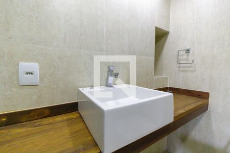 Casa à venda com 600m², 4 quartos e 4 vagas Casa à venda com 600m², 4 quartos e 4 vagasBanheiro 1 Chalé