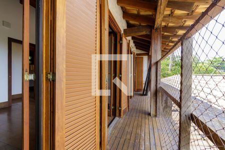 Casa à venda com 600m², 4 quartos e 4 vagas Casa à venda com 600m², 4 quartos e 4 vagasVaranda Quarto 1 e 2