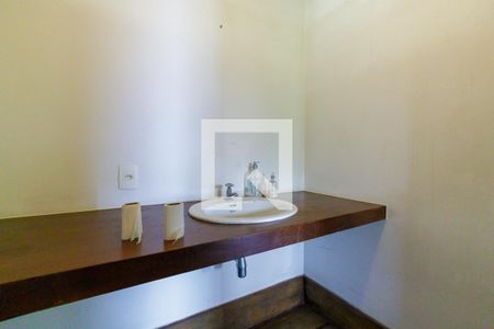 Casa à venda com 600m², 4 quartos e 4 vagas Casa à venda com 600m², 4 quartos e 4 vagasLavabo