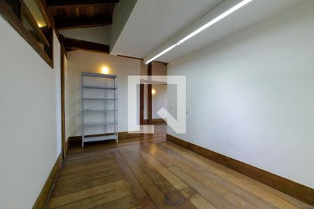 Casa à venda com 600m², 4 quartos e 4 vagas Casa à venda com 600m², 4 quartos e 4 vagasSuíte 1 Closet