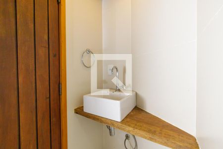 Casa à venda com 600m², 4 quartos e 4 vagas Casa à venda com 600m², 4 quartos e 4 vagasBanheiro 2 Chalé