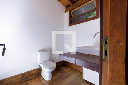 Casa à venda com 600m², 4 quartos e 4 vagas Casa à venda com 600m², 4 quartos e 4 vagasBanheiro 1