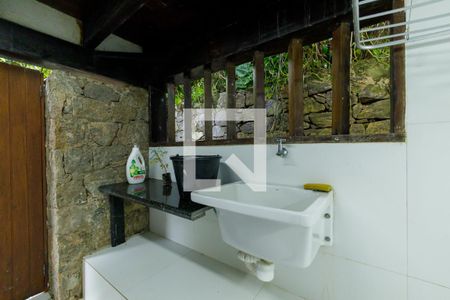 Casa à venda com 600m², 4 quartos e 4 vagas Casa à venda com 600m², 4 quartos e 4 vagasÁrea de Serviço