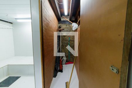 Casa à venda com 600m², 4 quartos e 4 vagas Casa à venda com 600m², 4 quartos e 4 vagasÁrea de Serviço Armário