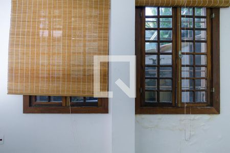 Casa à venda com 600m², 4 quartos e 4 vagas Casa à venda com 600m², 4 quartos e 4 vagasQuarto de Serviço Janela